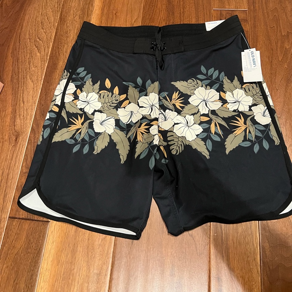 Men’s old navy swim board shorts size 36 - nwt